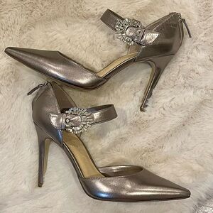 Ivanka Trump Silver Heels with Pointed Toe and Crystal embellishments ♥️♥️♥️